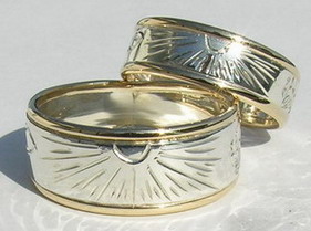 Appliquéd Rings - Rap27 - Sunburst, feather and wolfpaw with gold ribs