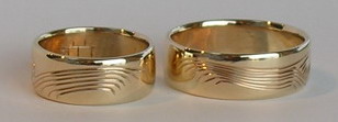 Gold Bird Feathers Rings - Rbfg9m- Flying Eagle on thin 7mm band